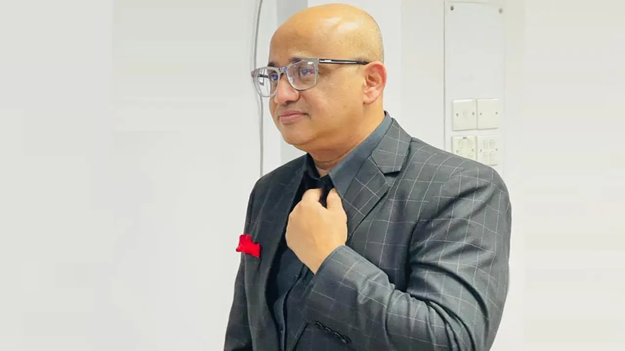 কানাডায় ঢুকতে পারলেন না ডা. মুরাদ
