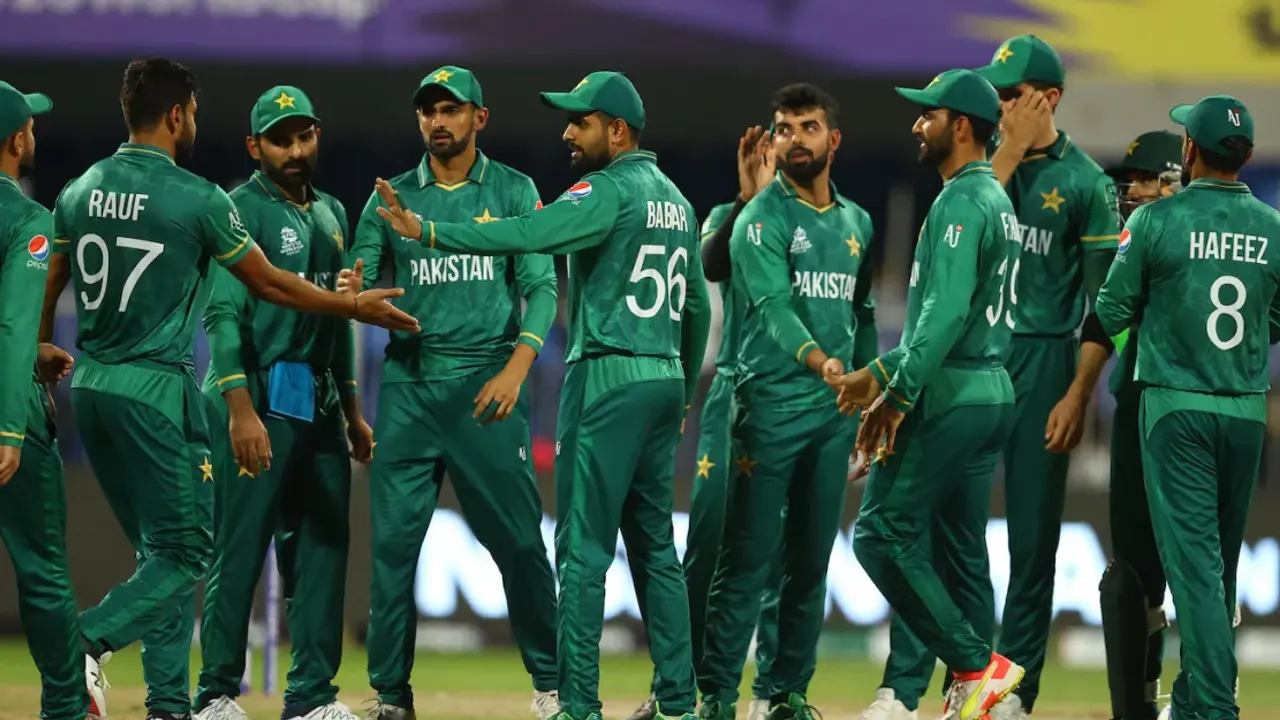 বিরাট জয়ে গ্রুপসেরা হয়েই সেমিফাইনালে পাকিস্তান