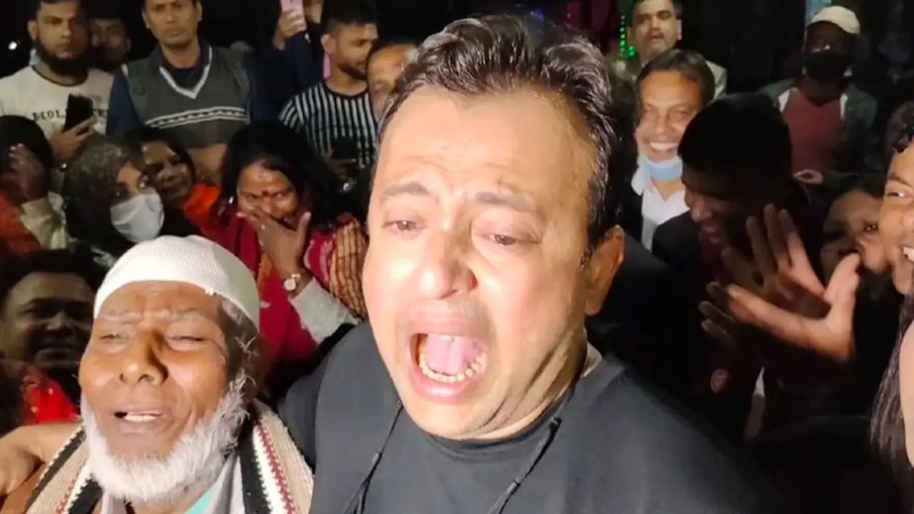 বৃদ্ধ শিল্পীকে জড়িয়ে হাউমাউ করে কাঁদলেন নায়ক রিয়াজ