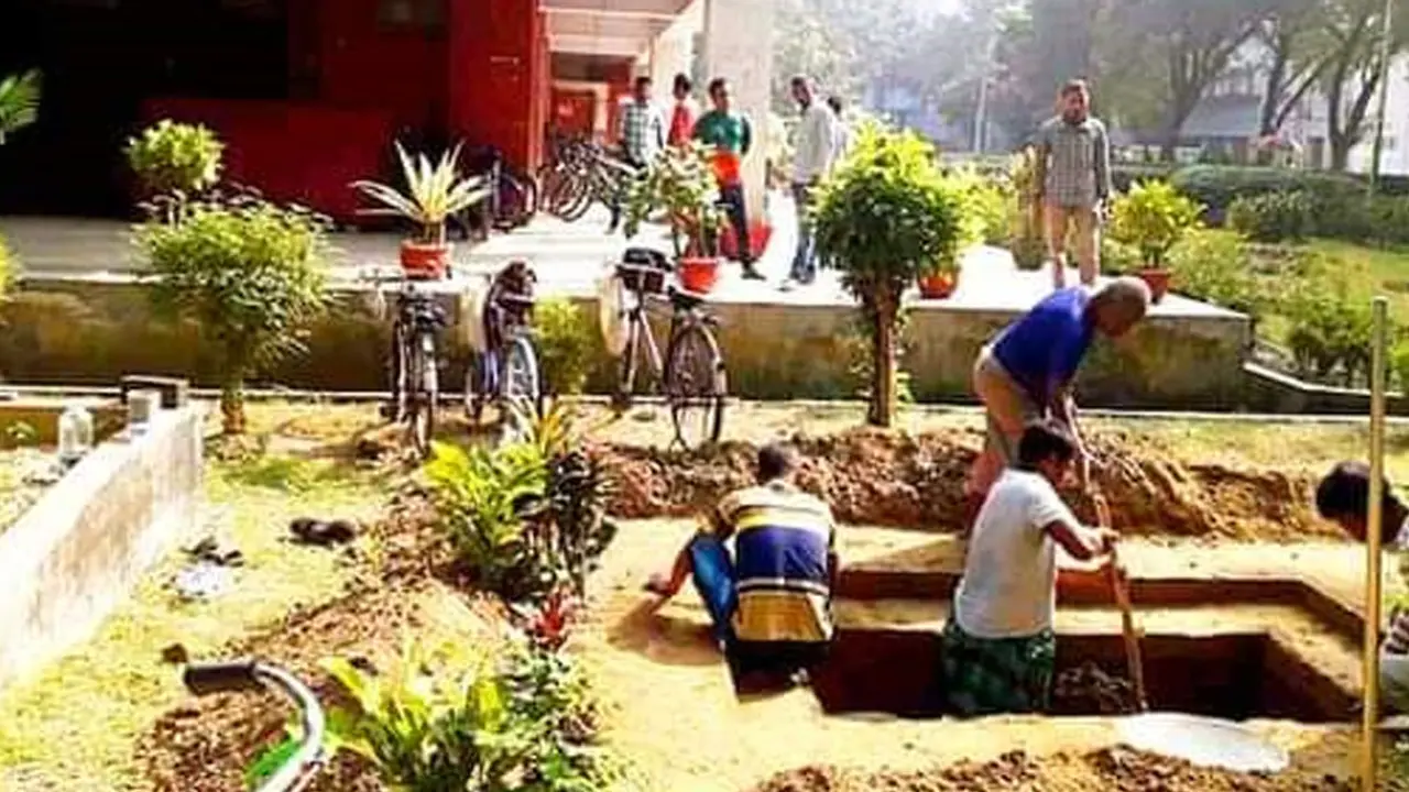 রাবির কেন্দ্রীয় গ্রন্থাগারের সামনে সমাহিত হবেন হাসান আজিজুল হক