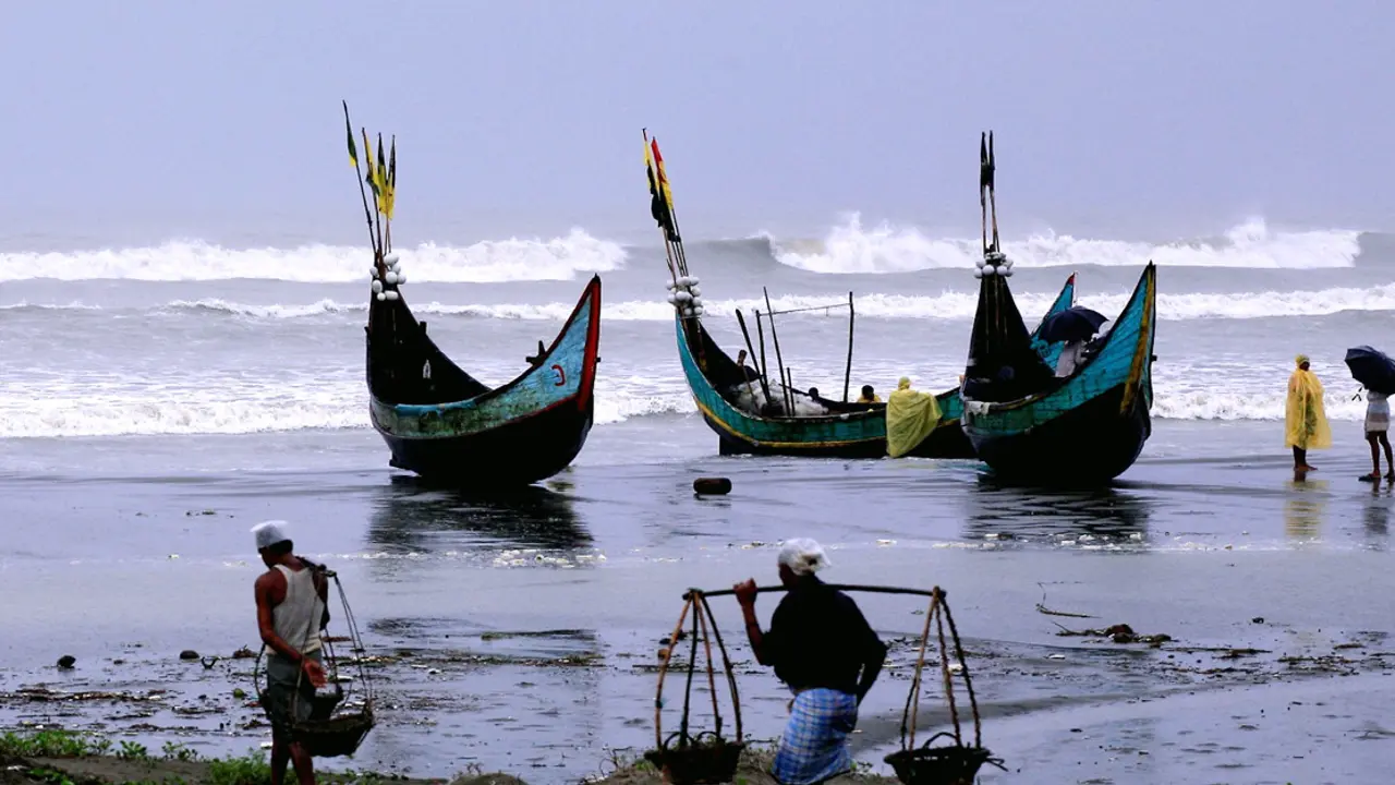 ৩৭ বছর পর ডিসেম্বরে দেশে ঘূর্ণিঝড়