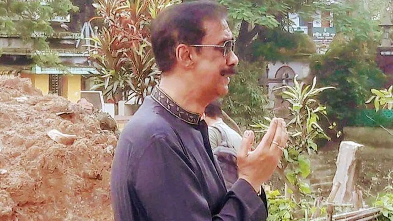দলীয় বৈঠকে না গিয়ে কবরস্থানে গেলেন শামীম ওসমান