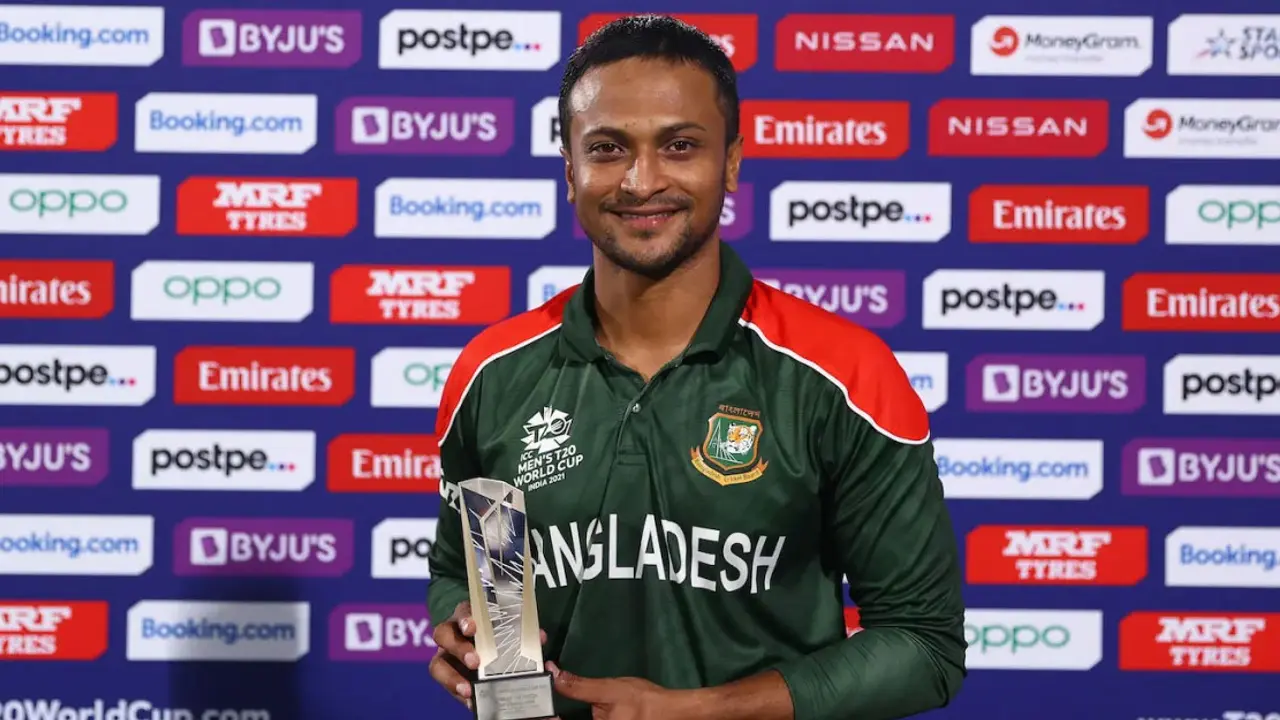 নবীকে সরিয়ে শীর্ষে সাকিব