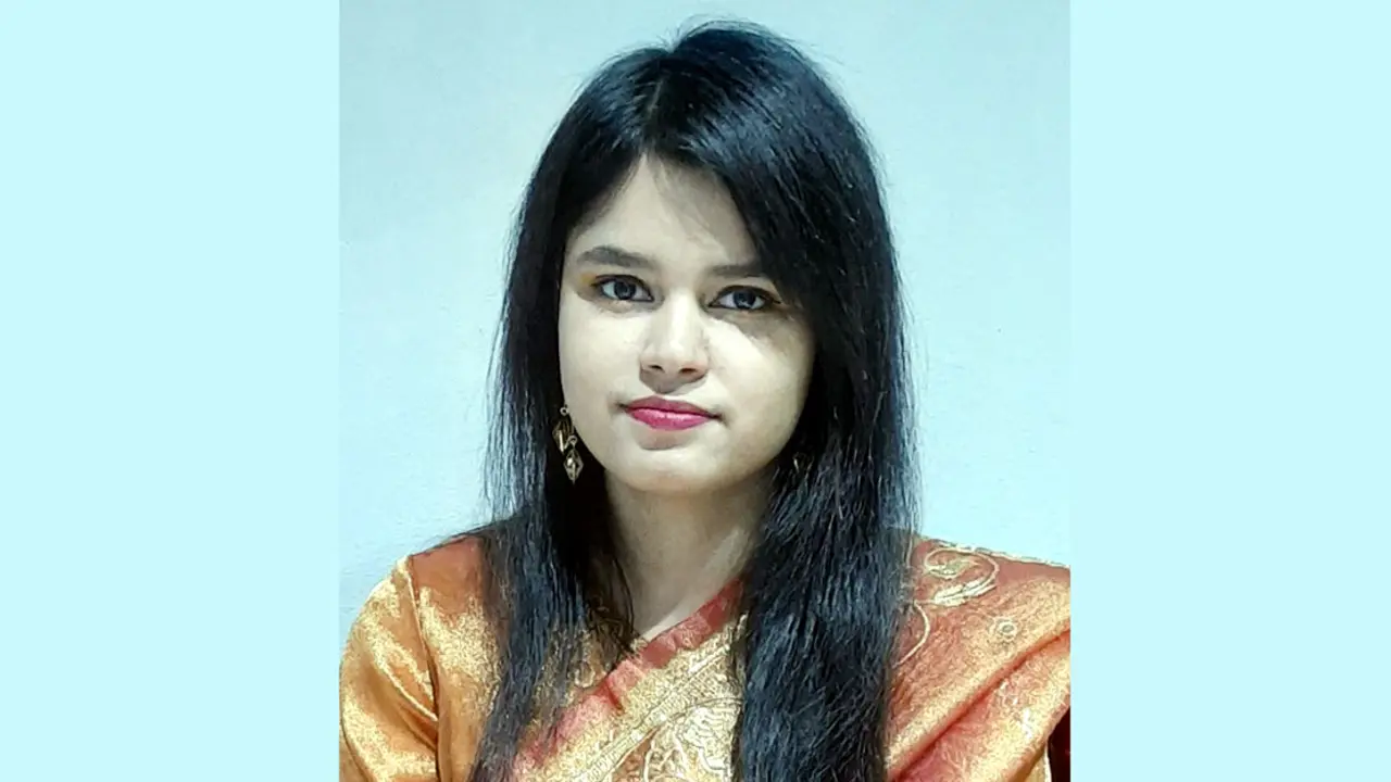 বাজির শব্দে তছনছ হয়ে যায় রেমিনের জীবন