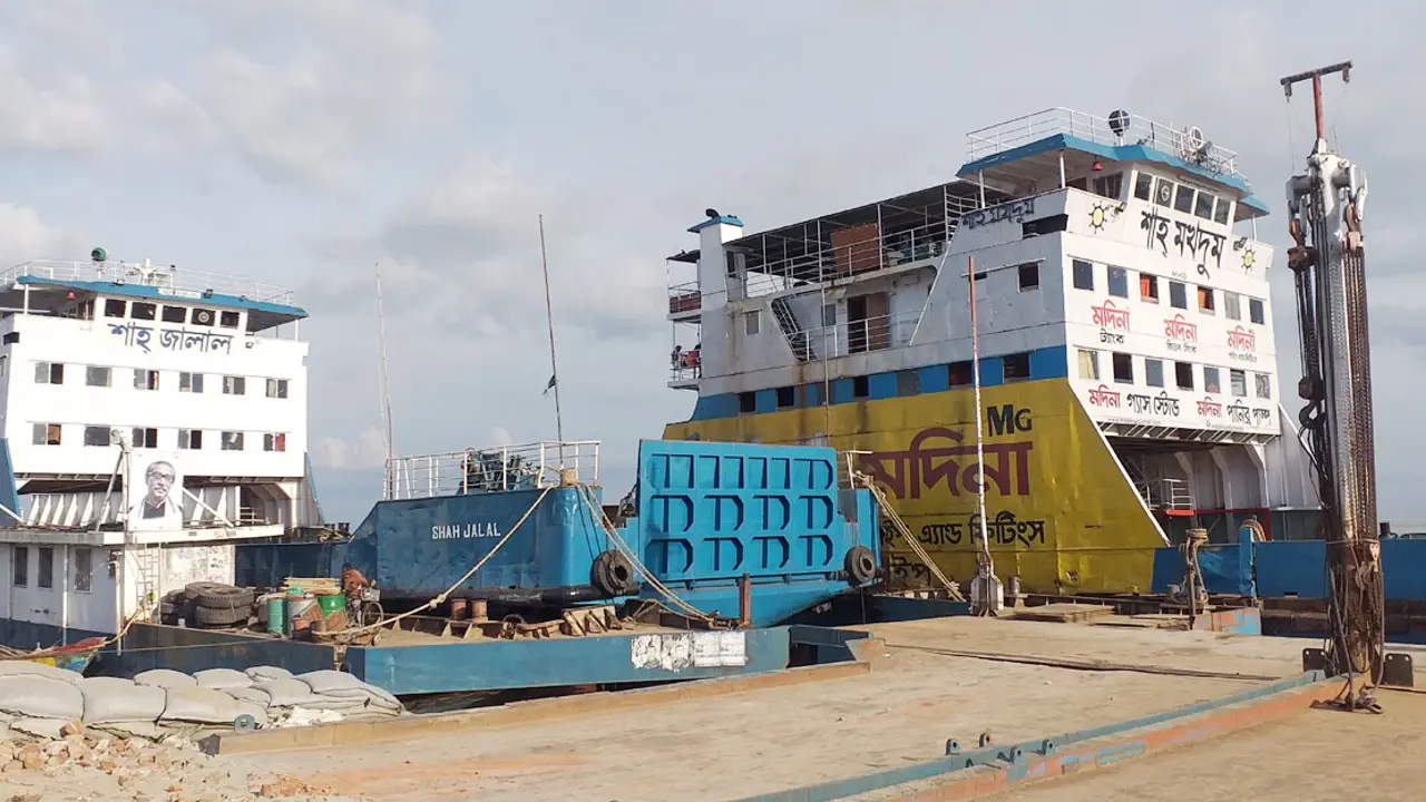 শিমুলিয়া-বাংলাবাজার নৌপথে পরীক্ষামূলক ফেরি চলাচল শুরু হচ্ছে 
