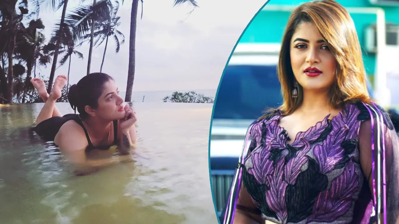 পানিতে শুয়ে যা বললেন শ্রাবন্তী