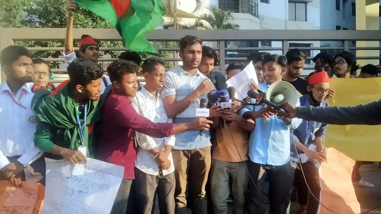 ‘সারা দেশেই হাফ ভাড়া চাই’ দাবিতে নতুন কর্মসূচির ঘোষণা