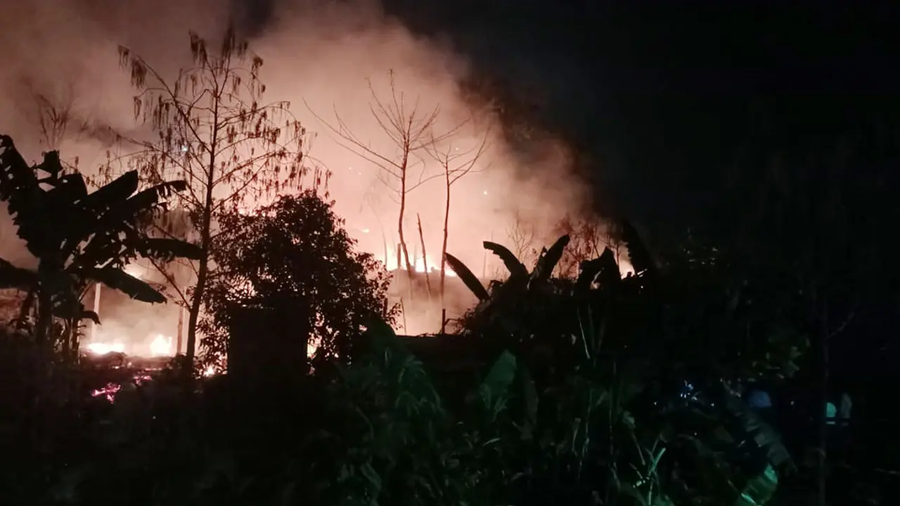 রোহিঙ্গা ক্যাম্পে ফের আগুন
