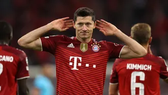 Lewandowski scores twice as Bayern demolish Dynamo Kyiv