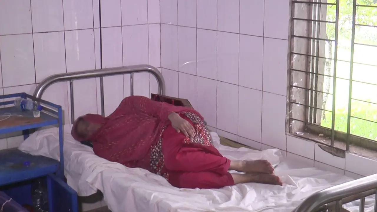 পরকীয়ার অভিযোগে প্রবাসীর স্ত্রীকে রাতভর গাছে বেঁধে নির্যাতন