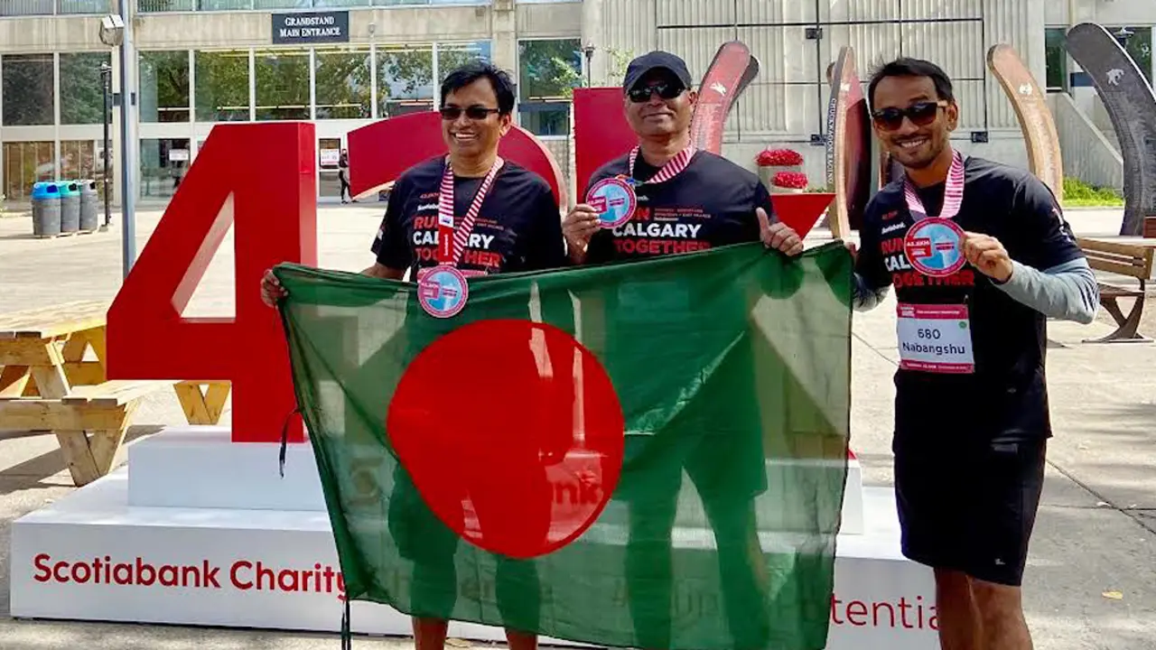 বাংলাদেশের পতাকা উড়িয়ে কানাডায় ৩ প্রবাসীর ম্যারাথন দৌড়