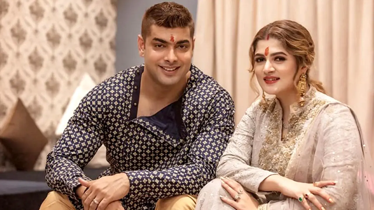 তৃতীয় স্বামীর কাছে টাকা চাইলেন শ্রাবন্তী