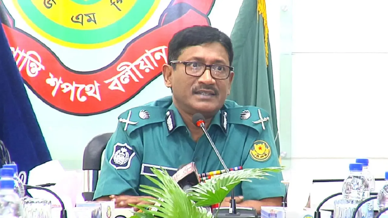 এডিসি হারুনের থাপ্পড় নিয়ে যা বললেন ডিএমপি কমিশনার