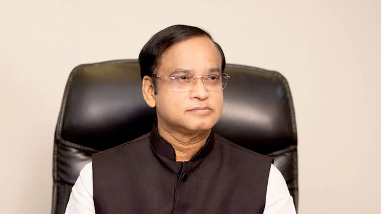 দেশ ছেড়েছেন হাজী সেলিম