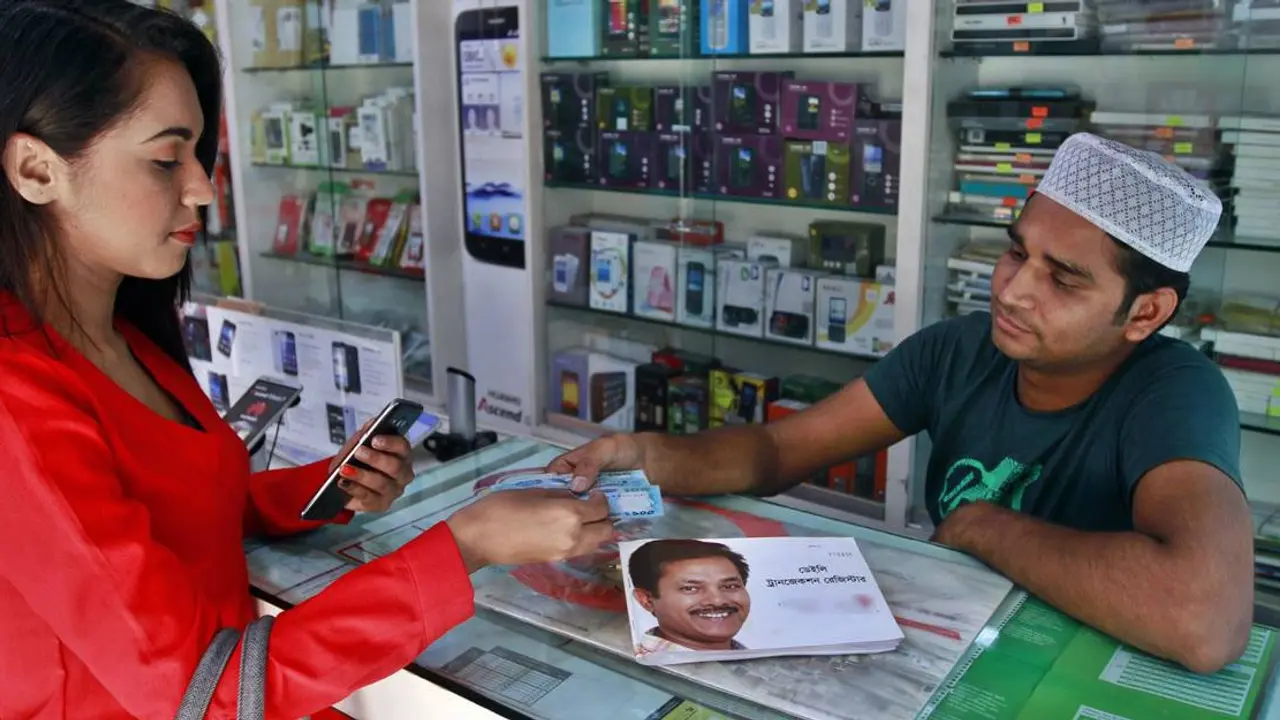 বিকাশ-রকেটে লেনদেন সীমা বাড়ল