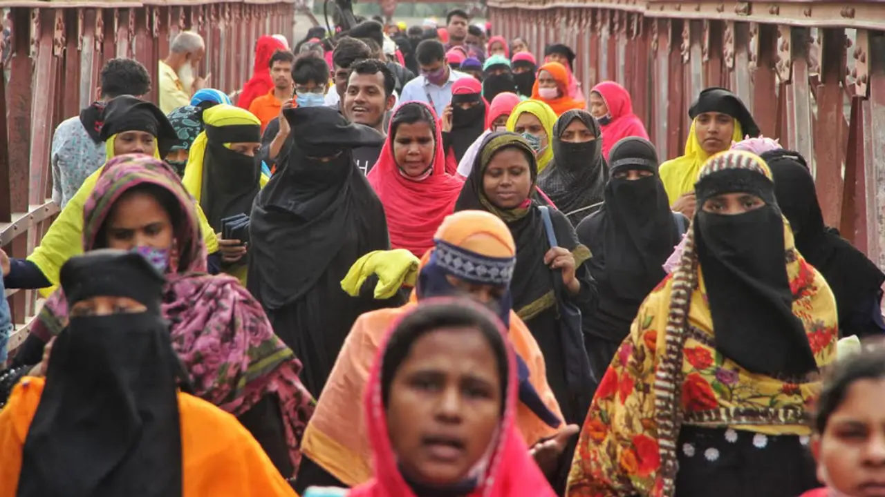 ১৭ শতাংশ কারখানার শ্রমিকরা বেতন পাননি
