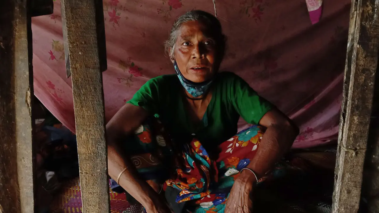সরকারি ঘর পাচ্ছেন ৯ সন্তান হারানো বৃদ্ধা আলেয়া