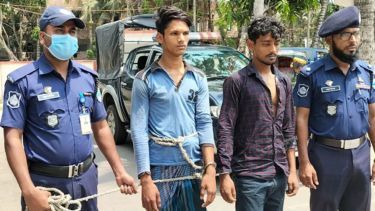 বন্ধুদের সঙ্গে মিলে প্রেমিকাকে ধর্ষণ, গ্রেপ্তার ২