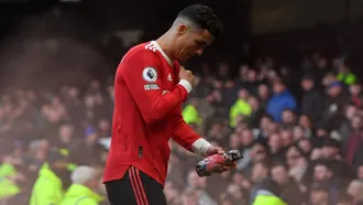 Ronaldo apologizes for mobile phone incident at Everton