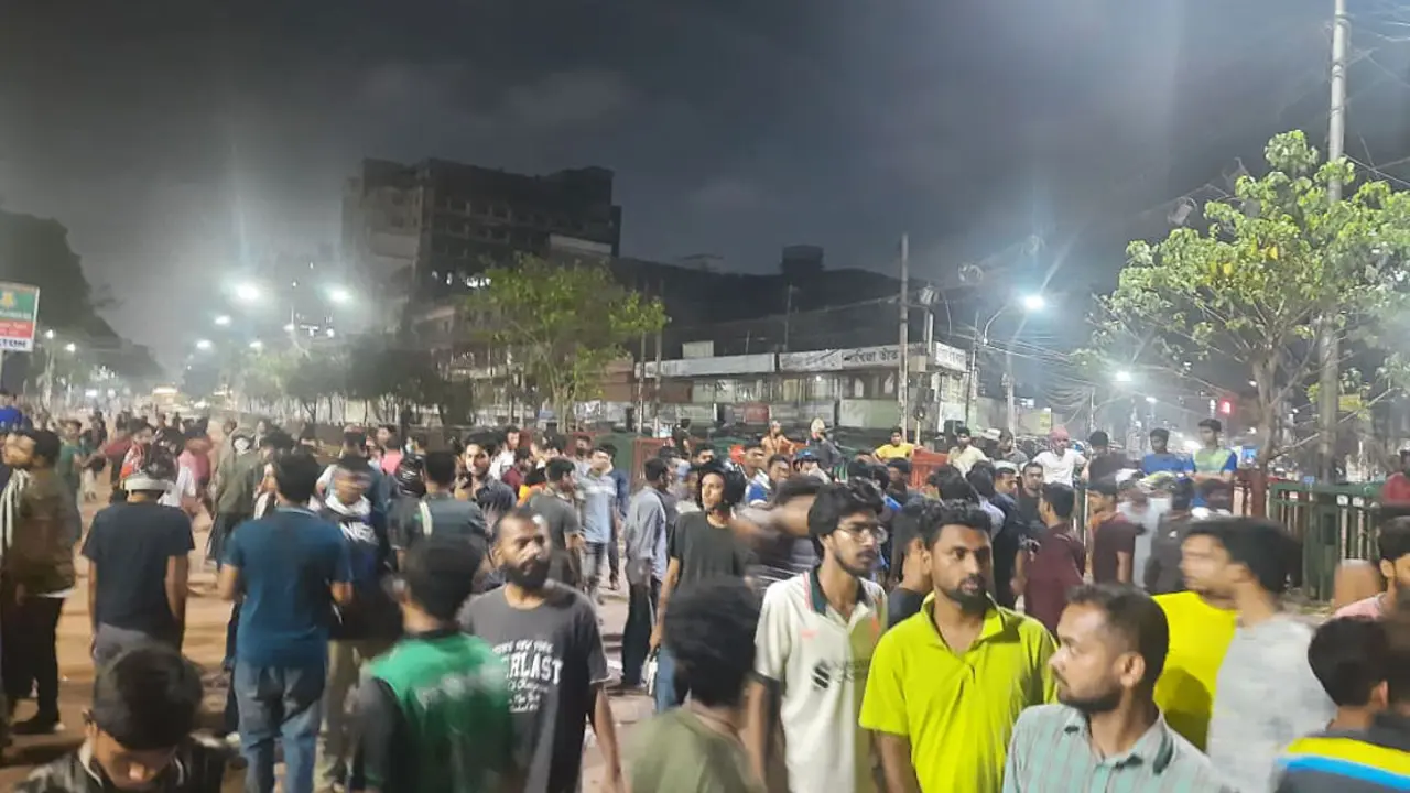 ‘গুলির নির্দেশদাতা’ এডিসি হারুনের প্রত্যাহার চায় শিক্ষার্থীরা