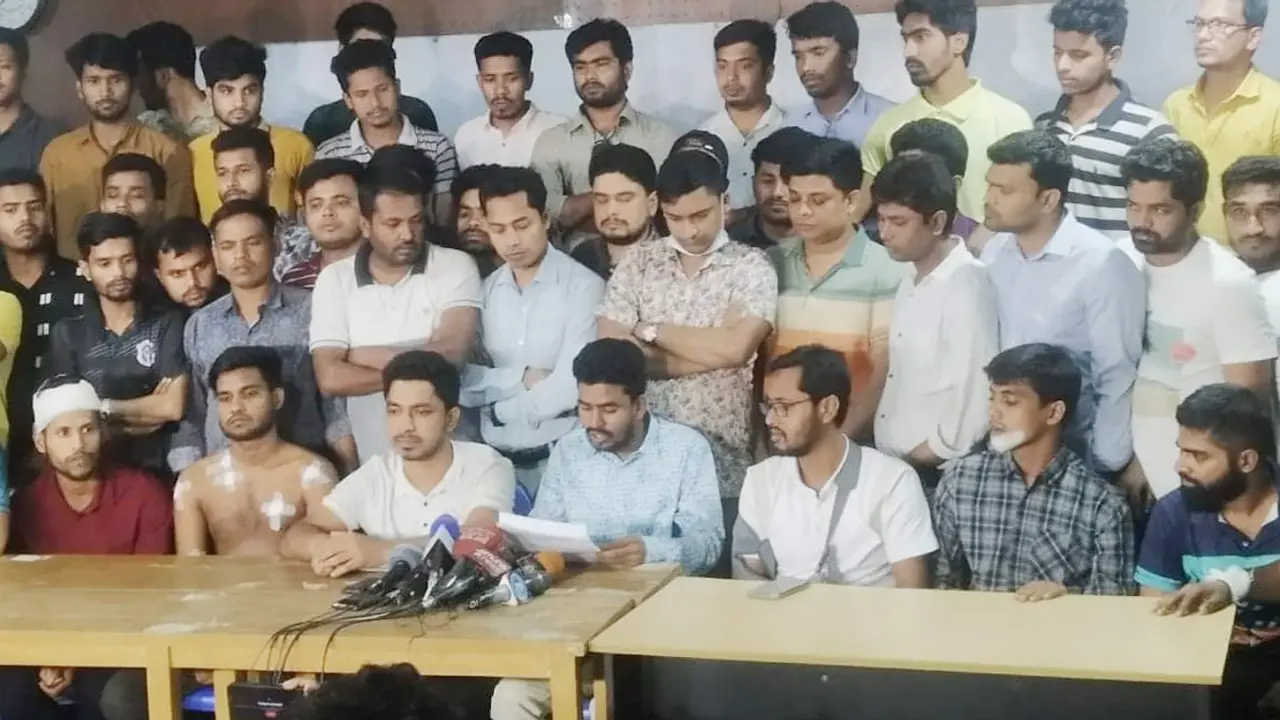 ডিসি, এডিসি ও ওসির প্রত্যাহার চান শিক্ষার্থীরা