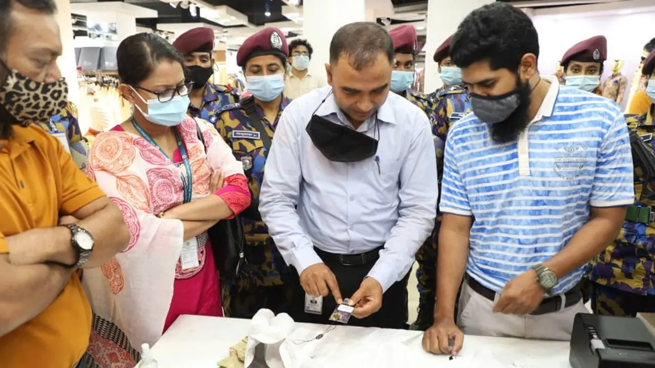 পাঞ্জাবির দাম দ্বিগুণ বা‌ড়ি‌য়ে ৫০ শতাংশ ছা‌ড়ে বি‌ক্রি 