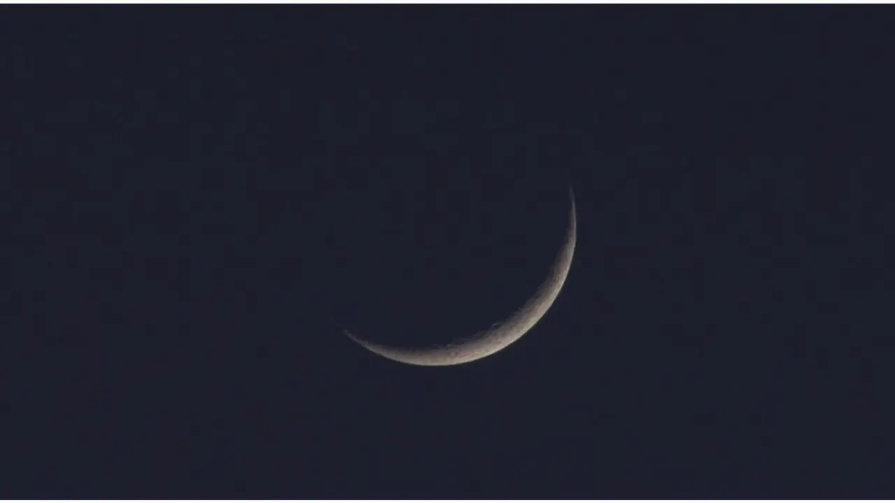 আমিরাতে চাঁদ দেখা গেছে, ঈদ সোমবার