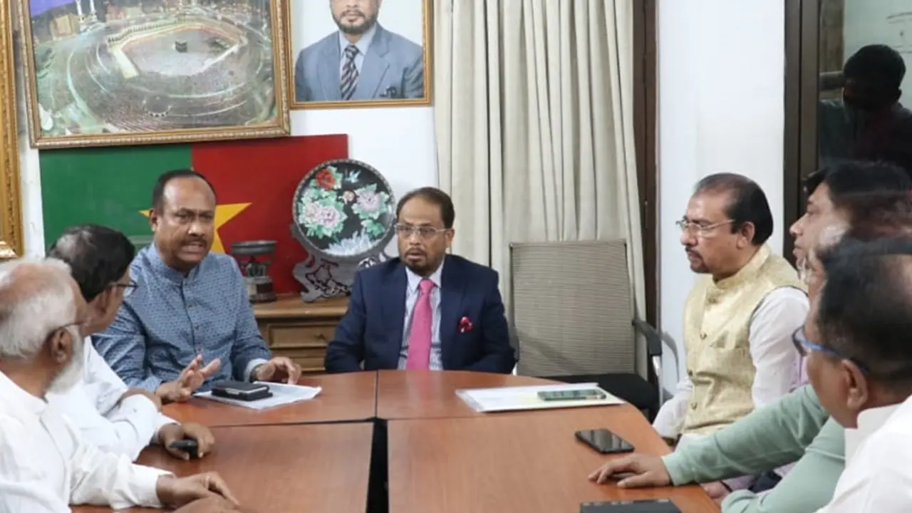 গণমাধ্যমকর্মীদের ওপর হামলা মুক্ত গণমাধ্যমের কণ্ঠরোধ