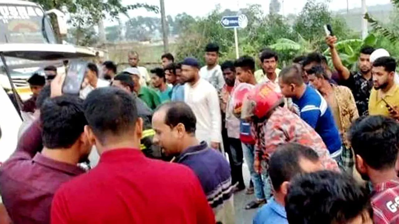 হবিগঞ্জে কাভার্ড ভ্যানের ধাক্কায় নিহত বেড়ে ৩