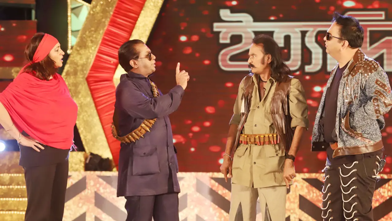‘ইত্যাদি’র মঞ্চে দস্যু হয়ে এলেন তারা!
