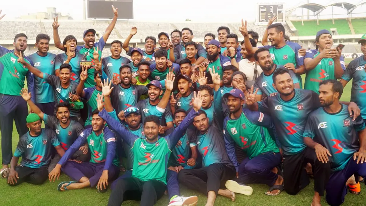 প্রিমিয়ার ক্রিকেটের শিরোপা জিতল শেখ জামাল
