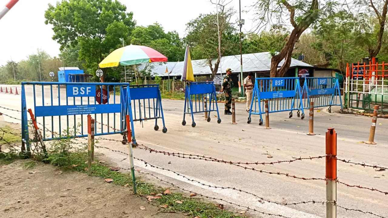 দুই বছর পর বুড়িমারী দিয়ে যাত্রী পারাপার শুরু