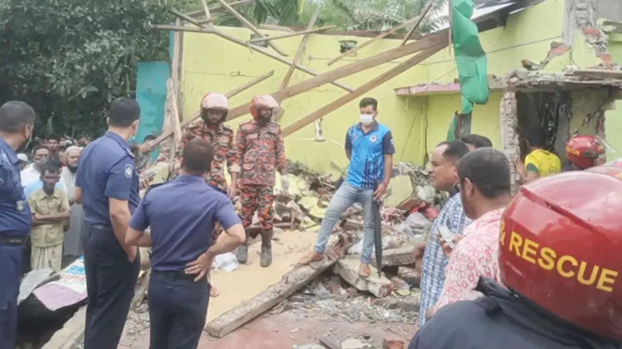কারখানায় বিস্ফোরণে দুইজন নিহতের ঘটনায় মালিক গ্রেপ্তার
