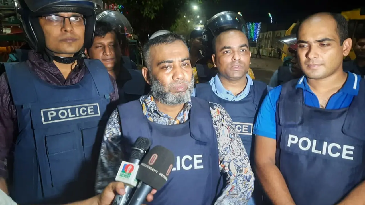 শিক্ষার্থীরা বলছে ‘গুলি ছুড়েছে’, পুলিশের অস্বীকার