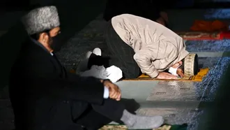 The benefits and importance of offering Tahajjud prayer