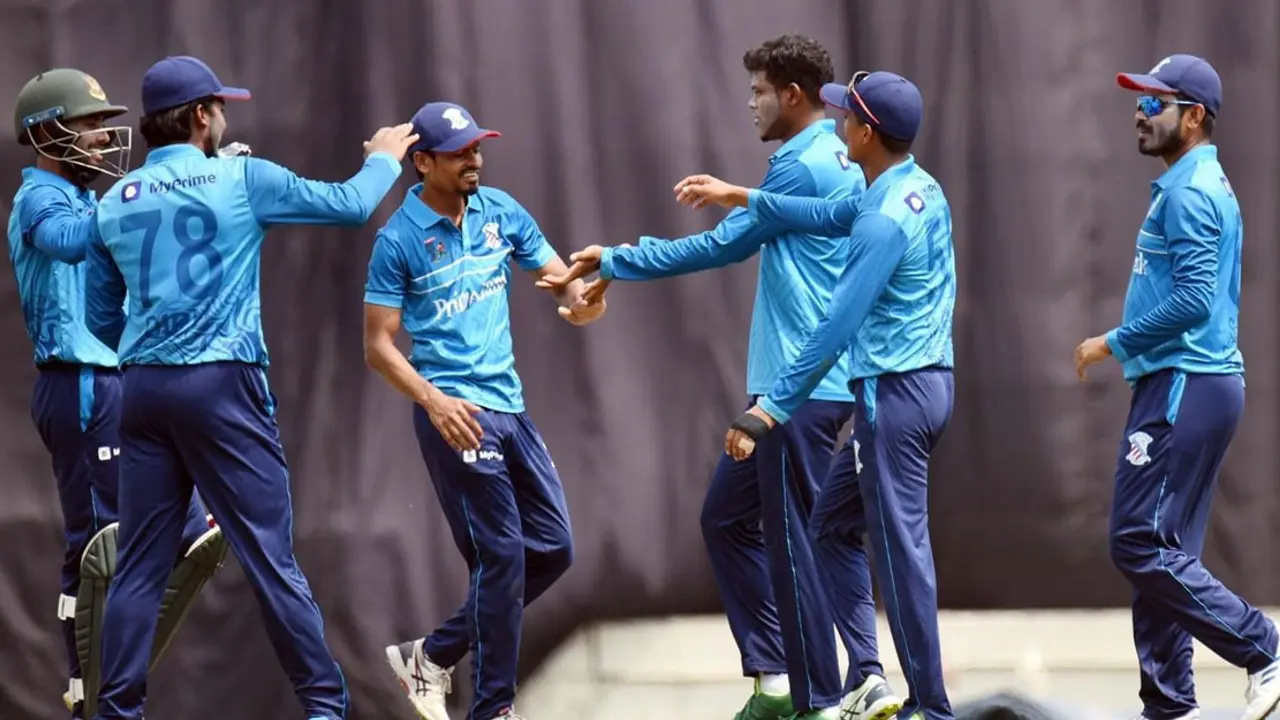 তামিমদের বিপক্ষে সাকিব-মাশরাফিদের বোলিং দাপট