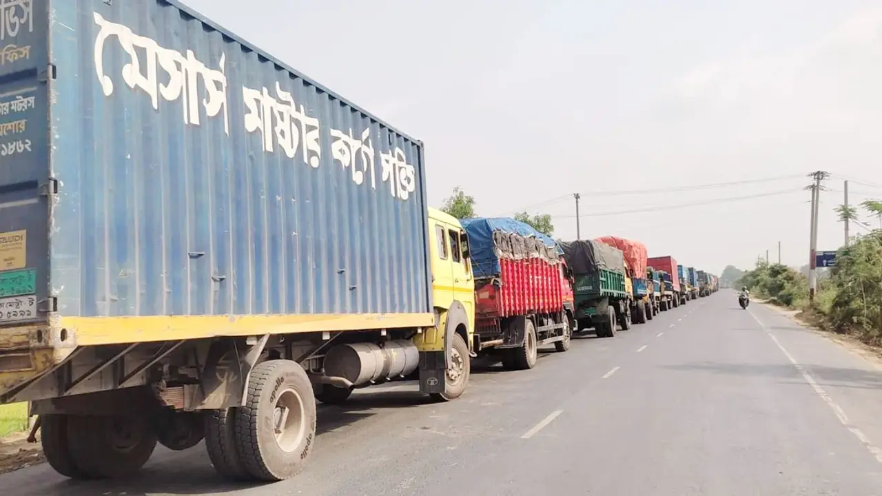 দৌলতদিয়া-পাটুরিয়ায় ঈদের আগে-পরে ১০ দিন বন্ধ থাকবে ট্রাক পারাপার