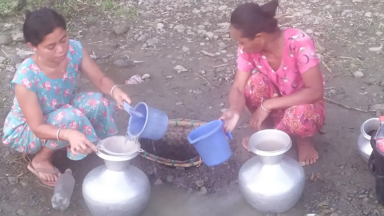 পাহাড়ে সুপেয় পানির জন্য হাহাকার 