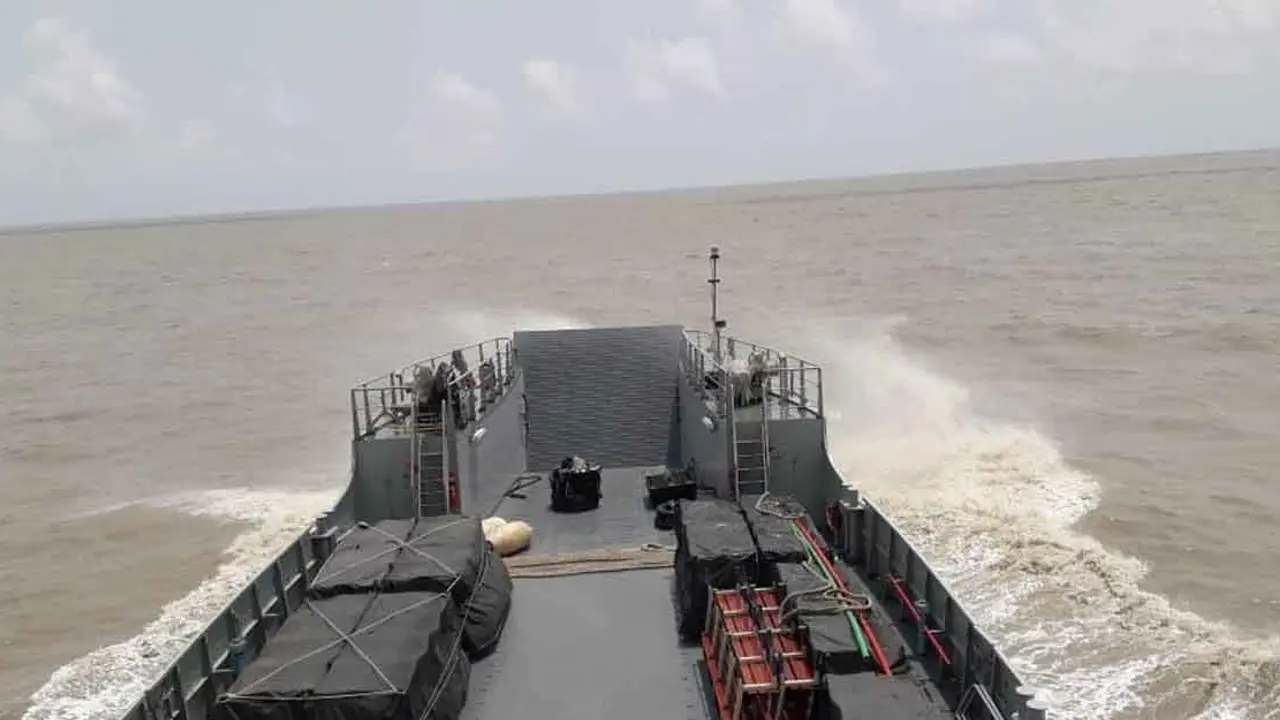 বঙ্গোপসাগরে জাহাজডুবি, নিখোঁজ ১১
