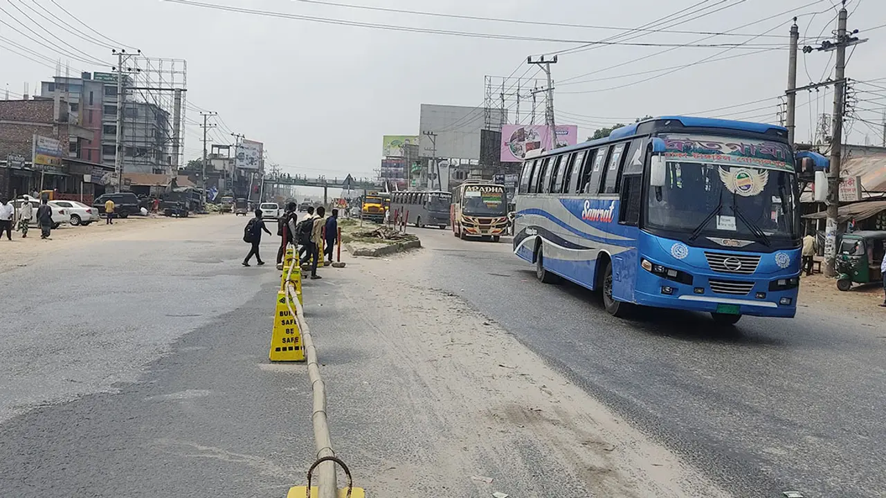 সাড়ে ৩৩ হাজার যানবাহন পারাপার, চলাচল স্বাভাবিক