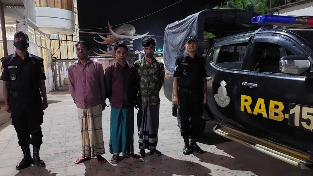 পাহাড়ে বসে সন্ত্রাসী তৎপরতা, যুবলীগ সভাপতিসহ আটক ৩
