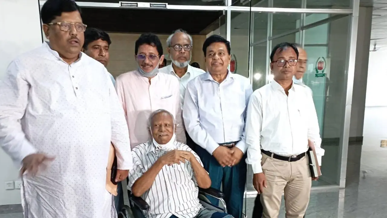 সুষ্ঠু নির্বাচন করতে হলে তাদের চুপ থাকতে হবে : ডা. জাফরুল্লাহ
