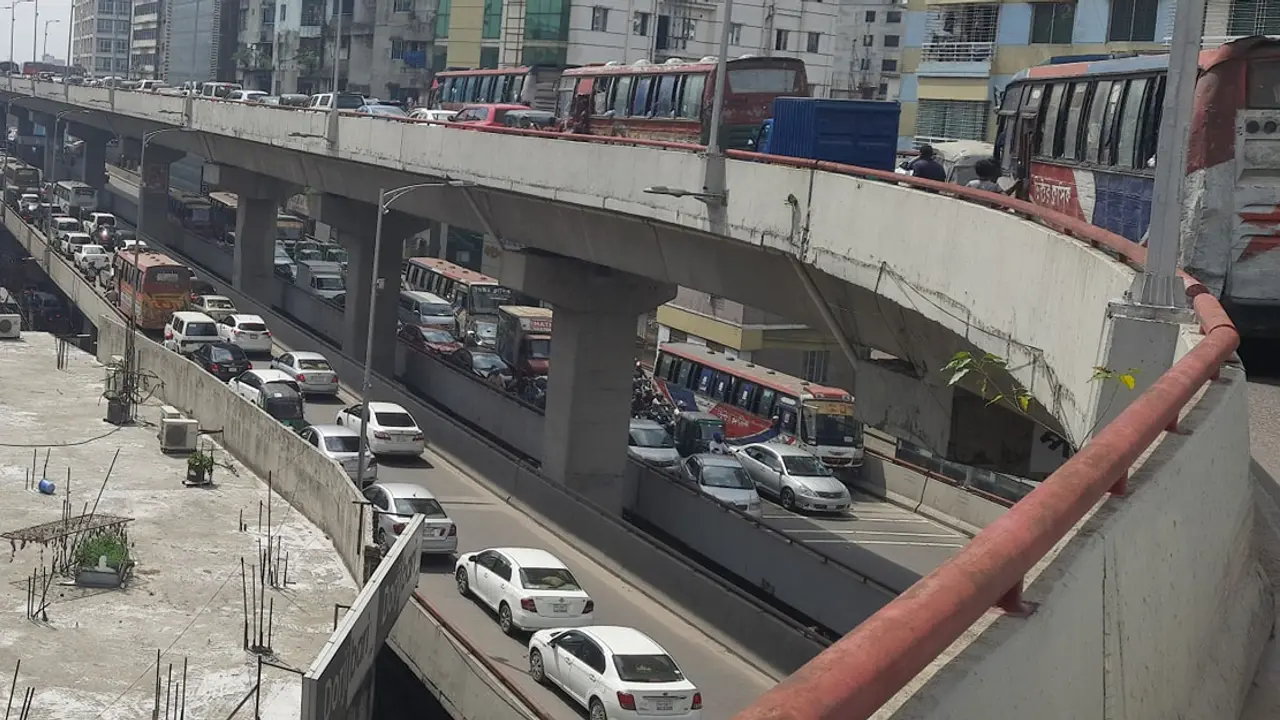 যানজটে স্থবির ঢাকায় ভোগান্তি
