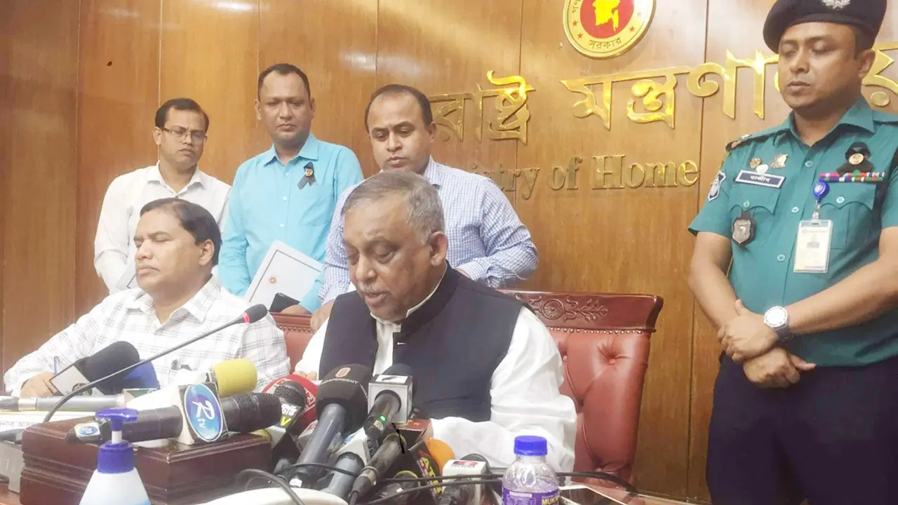 অল্প নয়, অধিকসংখ্যক রোহিঙ্গা নেওয়ার আহ্বান স্বরাষ্ট্রমন্ত্রীর