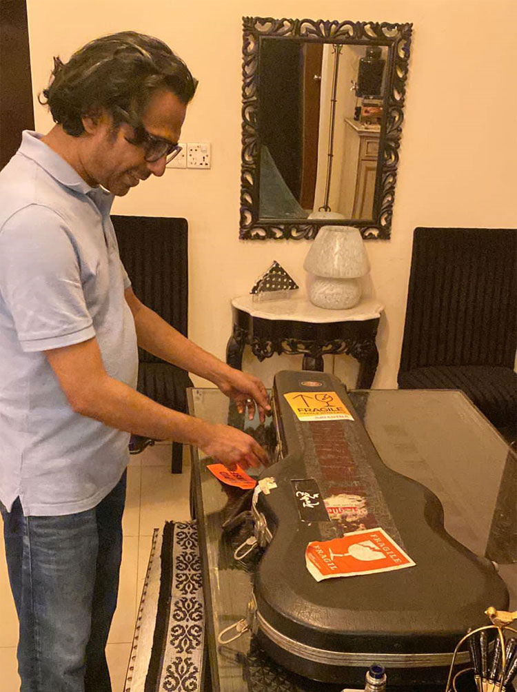 খুললেই বুঝতে পারবেন কী স্রারপাইজ অপেক্ষা করছে