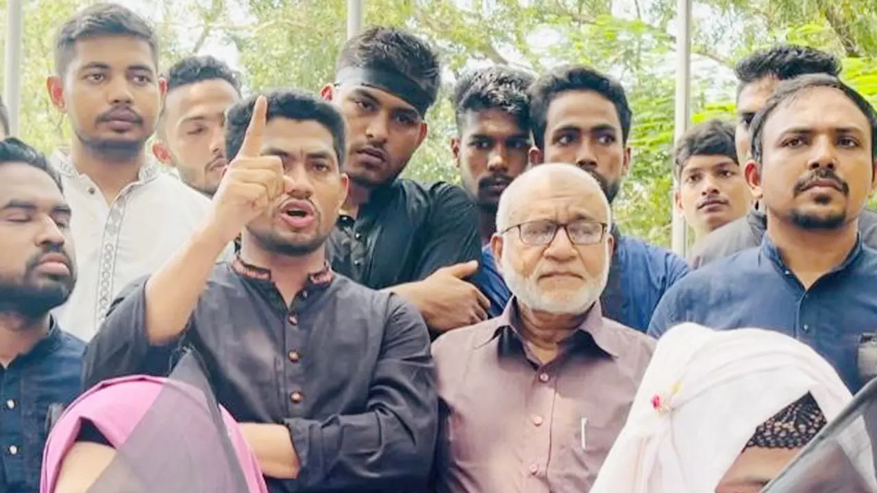‘কলেজে পড়তে হলে বাধ্যতামূলক ছাত্রলীগ করতে হবে’