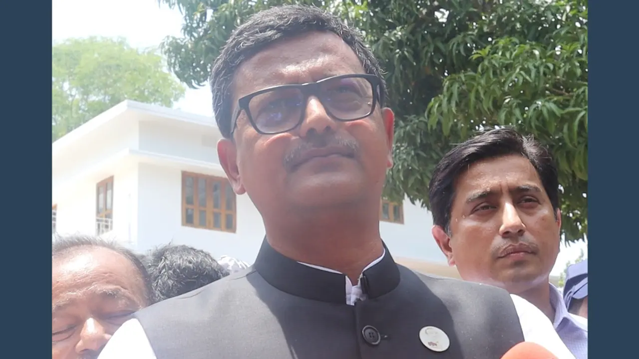 শেখ হাসিনার হাতে দেশ, পথ হারাবে না বাংলাদেশ : নৌ প্রতিমন্ত্রী