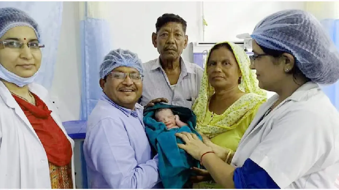 বিয়ের ৫৪ বছর পর কোল আলো করে এলো প্রথম সন্তান