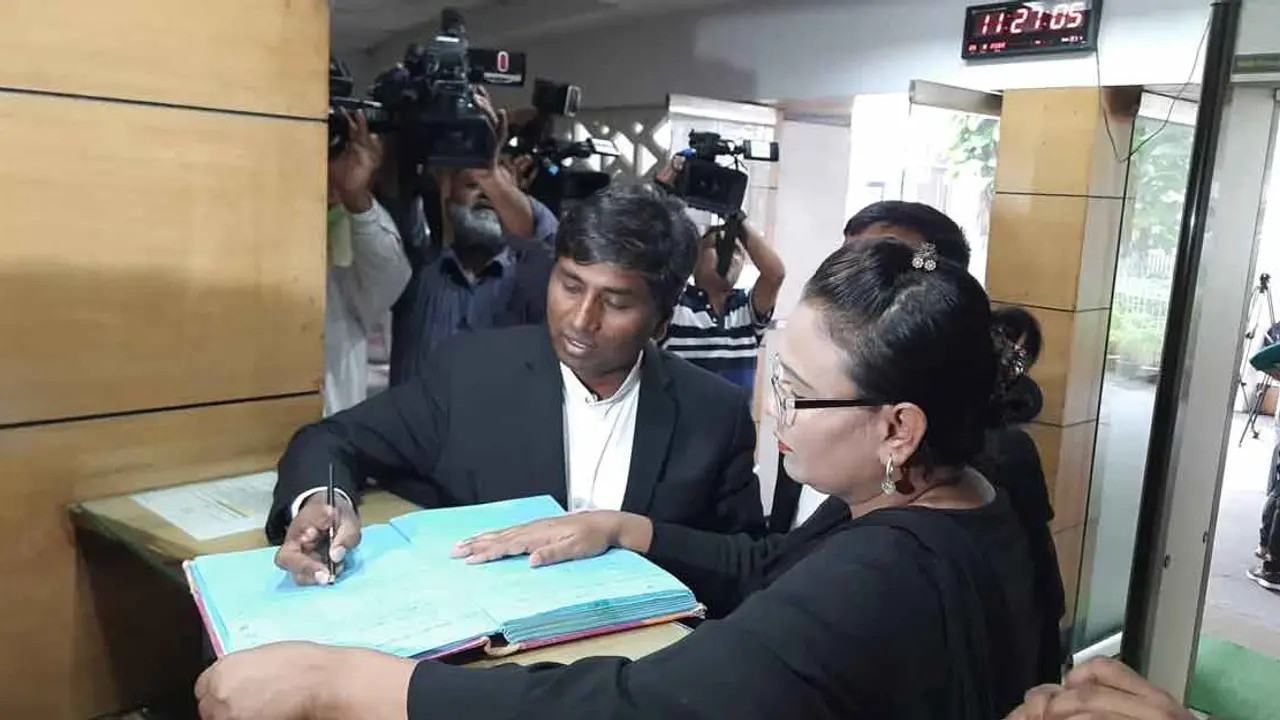 মানিলন্ডারিং : গ্রামীণ টেলিকমের ২ আইনজীবীকে জিজ্ঞাসাবাদ
