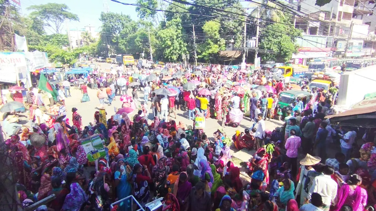 মৌলভীবাজার-শ্রীমঙ্গল মহাসড়ক অবরোধ চা-শ্রমিকদের